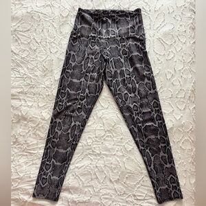 Onzie leggings size small